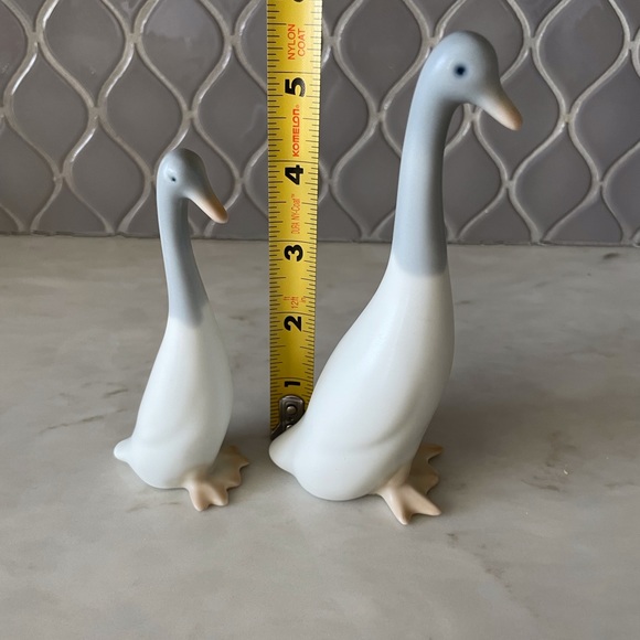 Vintage pair of geese figurines by Special Gifts by Crowning Touch Japan EUC - Picture 6 of 8